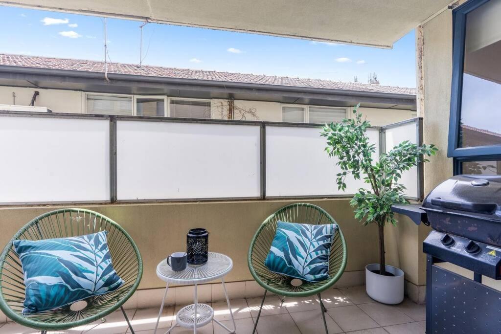 Cozy 1 Bedder In St Kilda With Balcony Apartment Melbourne Bagian luar foto