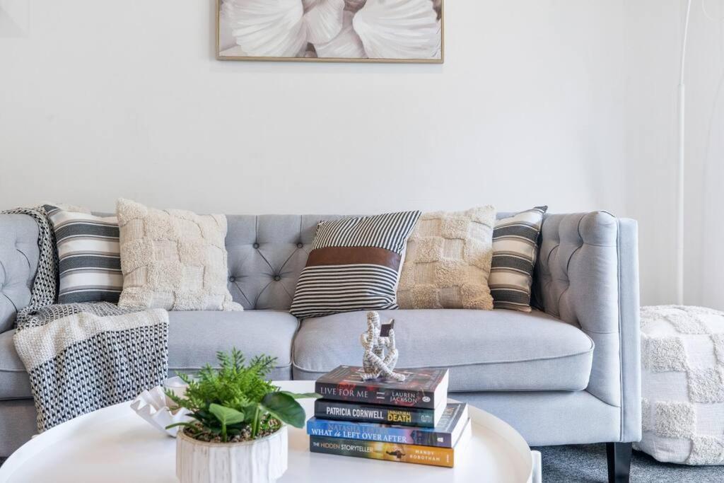 Cozy 1 Bedder In St Kilda With Balcony Apartment Melbourne Bagian luar foto